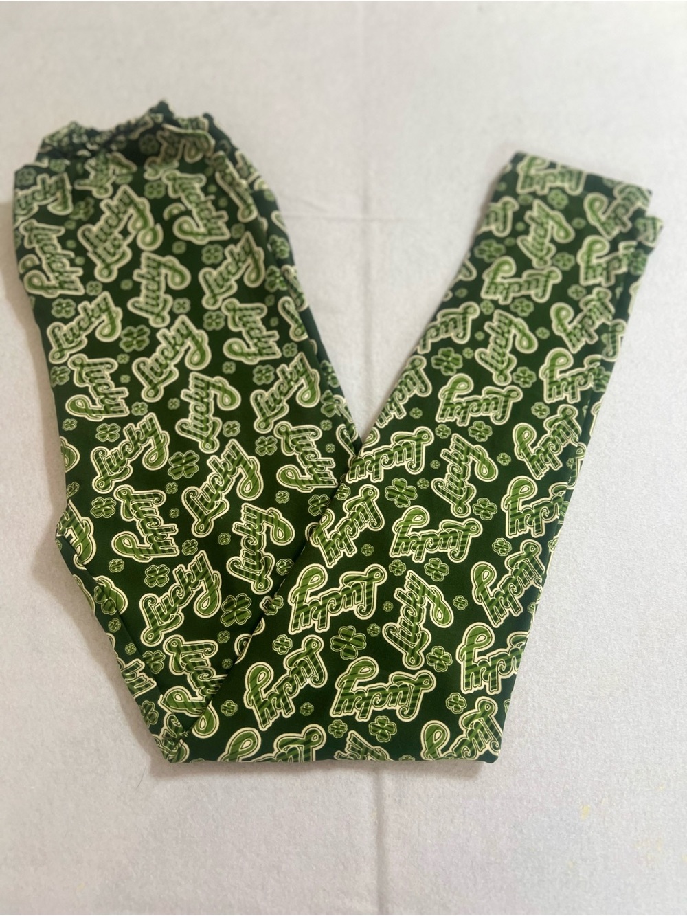 LuLaRoe Green 'Lucky' Print Leggings